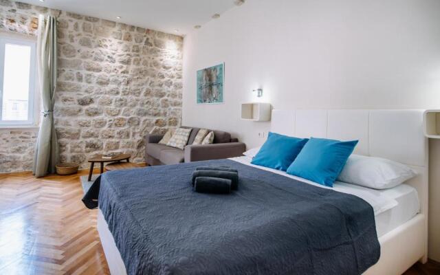Apartments Amorozo