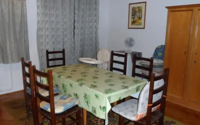 Hársfaapparman és vendégház