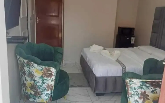 Crown Palace Guest House