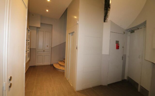 Luxury, central 3 bedroom, 3 bathrooms 5 mins from the Palais 410