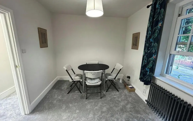 Vauxhall Flat 9 - London