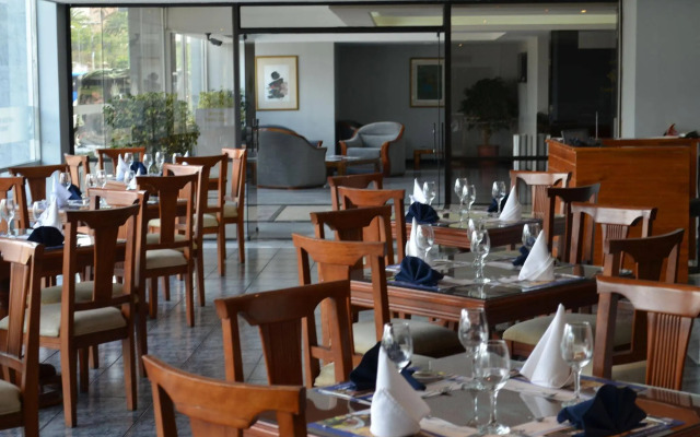 Hotel Tambo Real