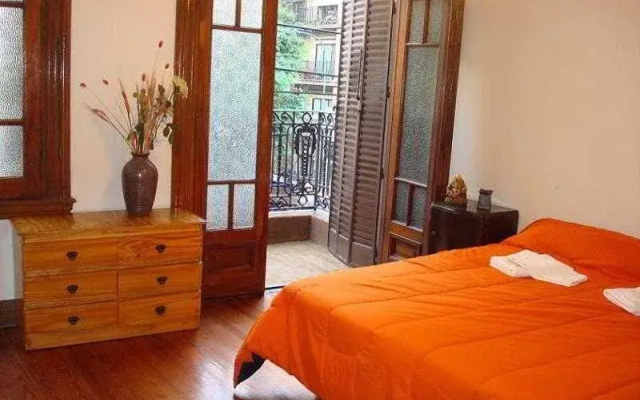 Petit Recoleta Hostel