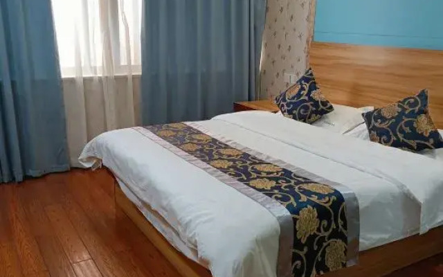 Town Haipeng Hotel