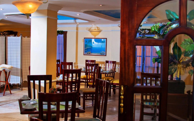 Отель Francis Drake by DOT Tradition