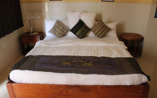 Seven Candles Guesthouse