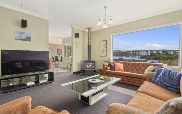 Manfield City Waterfront View Cottage – Guest Rooms – Rosny