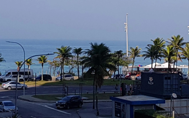 Apartamento beira-mar posto 5 Barra da Tijuca