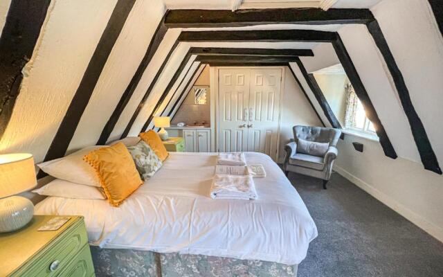 Victoria Cottage 3 Bedroom Grade 2 Listed Cottage Ref#421