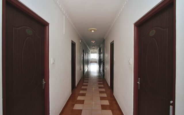 OYO 10632 Hotel Brigade Royal