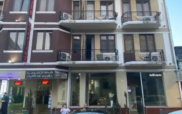 Golden Fish Hotel
