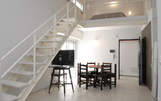 1225 Apartamentos