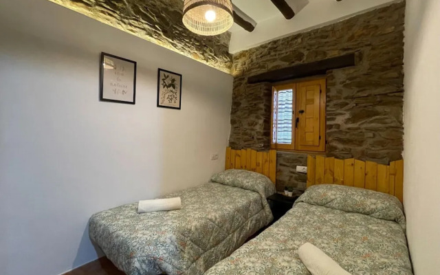 Two Houses With Shared Pool Chillout and see Views