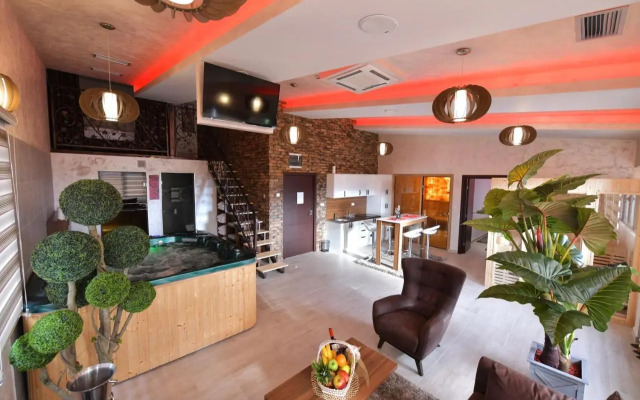 Garnet Hotel & Event Centar