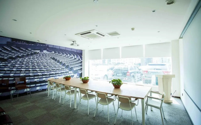 ibis Qingdao Ningxia