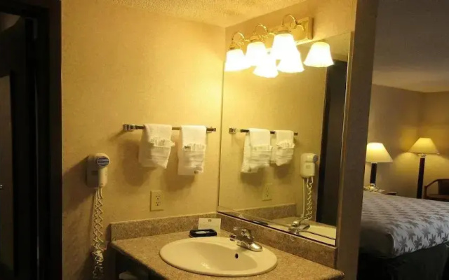 Best Western Airport Plaza Hotel