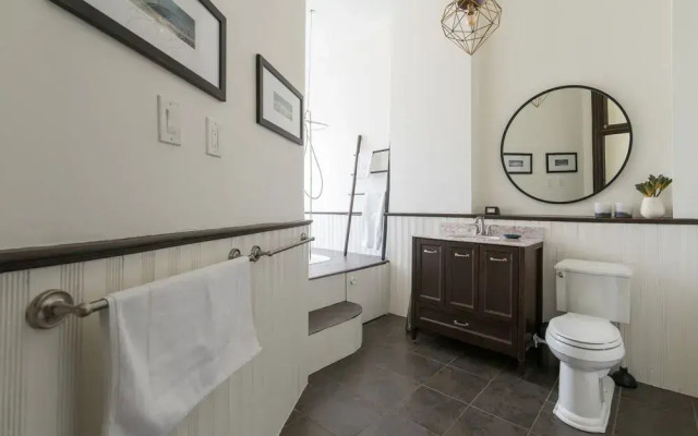 Charming 3Br In Queen Street East By Sonder