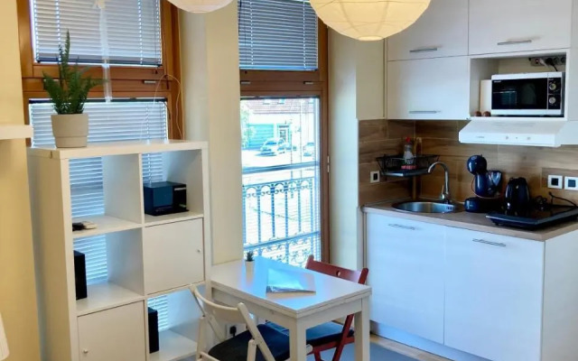Mini Studio