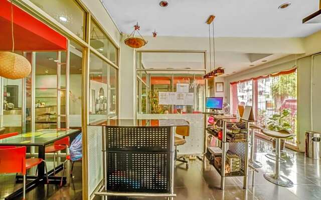 OYO Flagship 90759 Beatrix Apartment