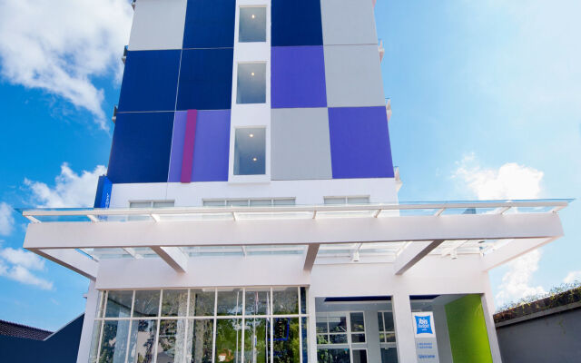 Ibis Budget Semarang Tendean