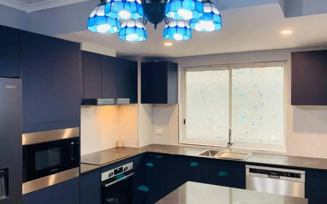 Southbank Modern Luxe Apartment
