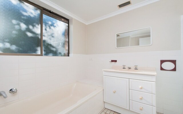 Misthaven, Unit 1/12 Mistral Close