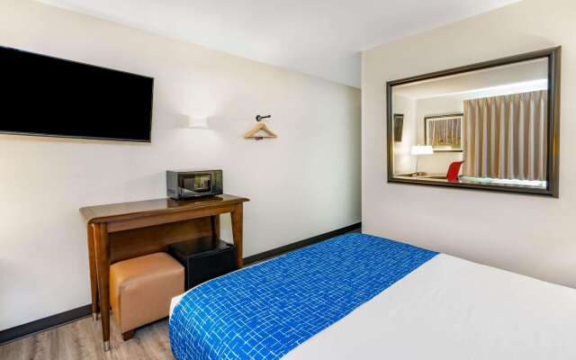 Travelodge by Wyndham Lovell/Bighorns