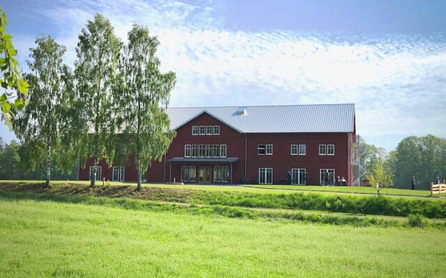 Tiraholms hotell