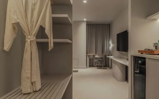 Wake BioHotel