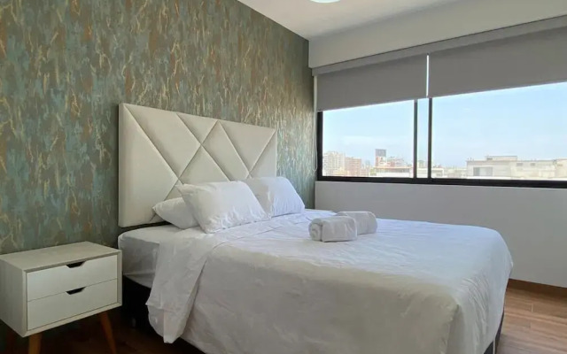 Incredible 3BR With Balcony in Miraflores