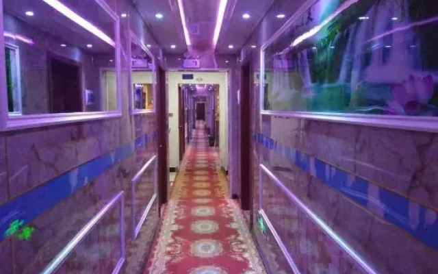 Wuchuan Aicheng Theme Apartment