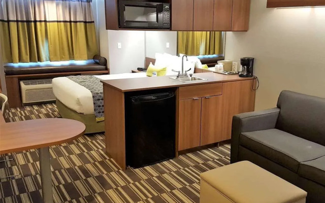 Microtel Inn & Suites By Wyndham Bellevue/Omaha