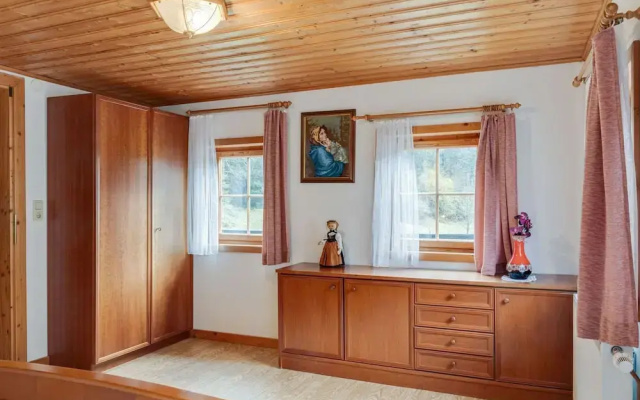 Chalet in Matrei Near Ski Lift & Bus