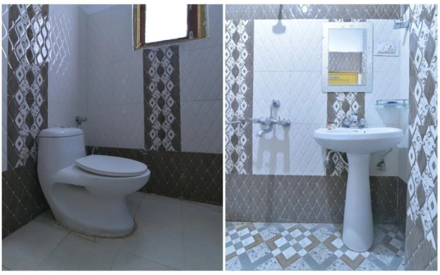 OYO 24873 Hotel Rama Palace