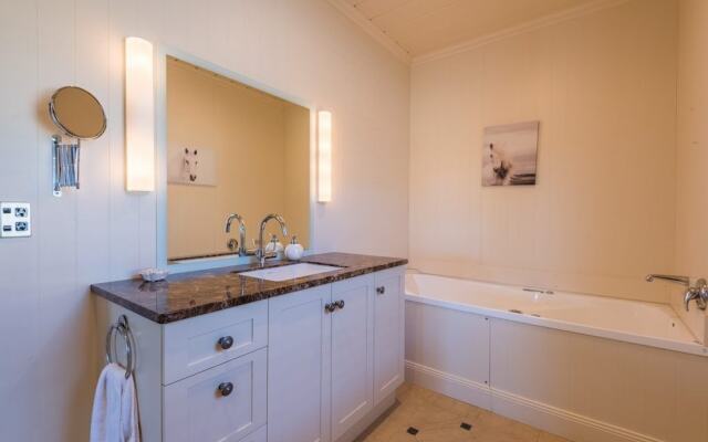 Flemington Lake View Bed  Breakfast