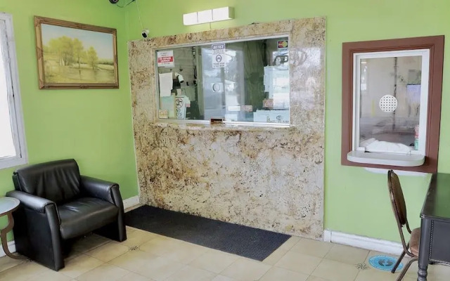 Norwalk Inn & Suites