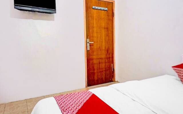 OYO 90743 Kartini Populer