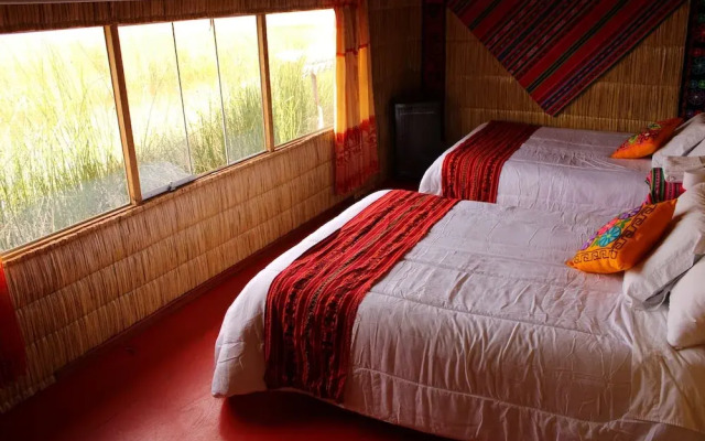Titicaca Floating Lodge