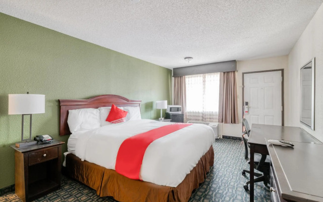 OYO Hotel Rosenberg TX I-69