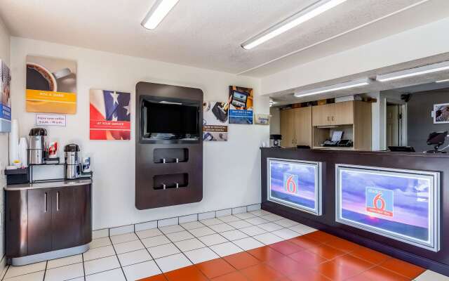 Studio 6 Little Rock, AR - West