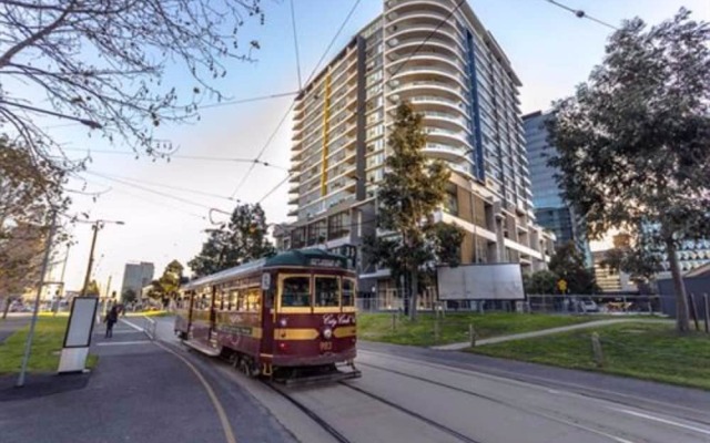 Melbourne Holiday Apartments at McCrae Docklands