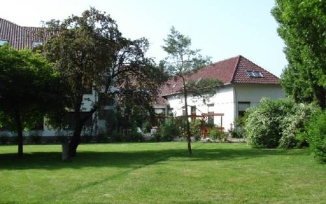 Roza Hotel Es Apartmanhaz