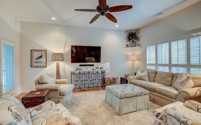 510 Grier 3 Br Villa by RedAwning