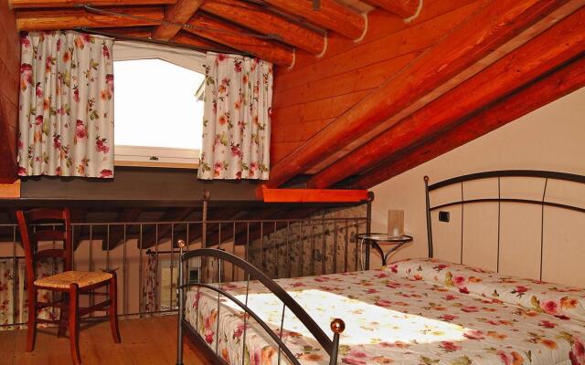 Holiday Home In Toscolano With Parking Space