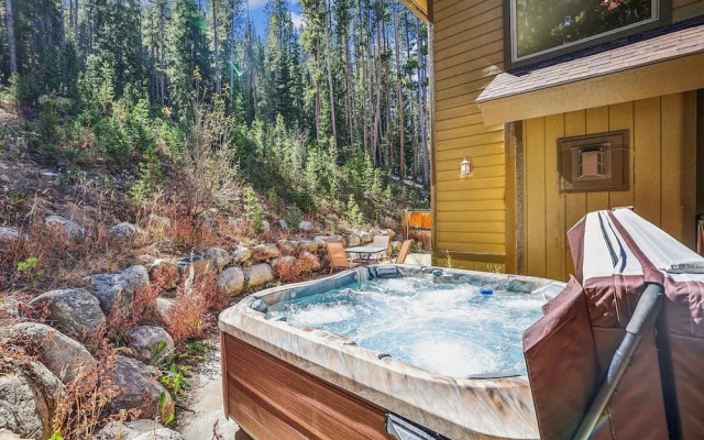 High Point Lodge 5 Bedroom Home by RedAwning