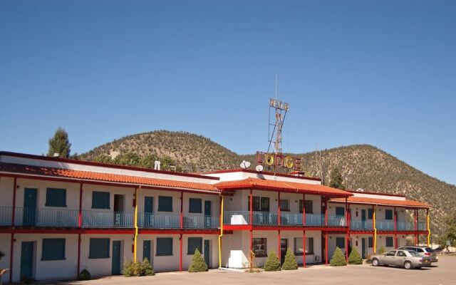 Nob Hill Lodge