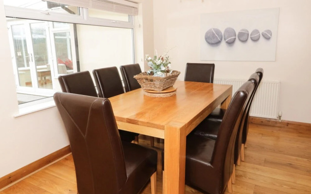 Bryn Derw Holiday Cottage