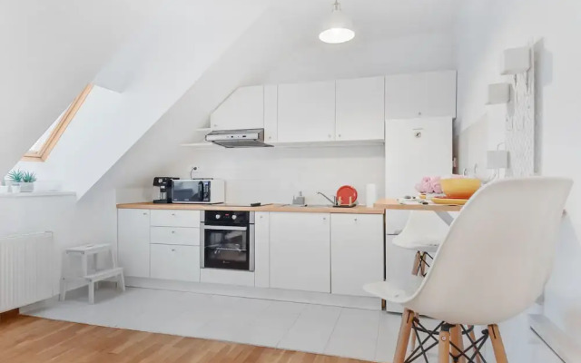 Attic Studio near Carol Park