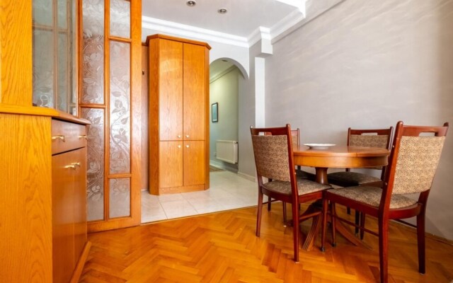 Captivating and Central Flat With Balcony in Sisli