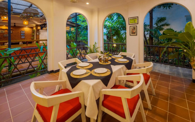 La Residence WatBo Hotel